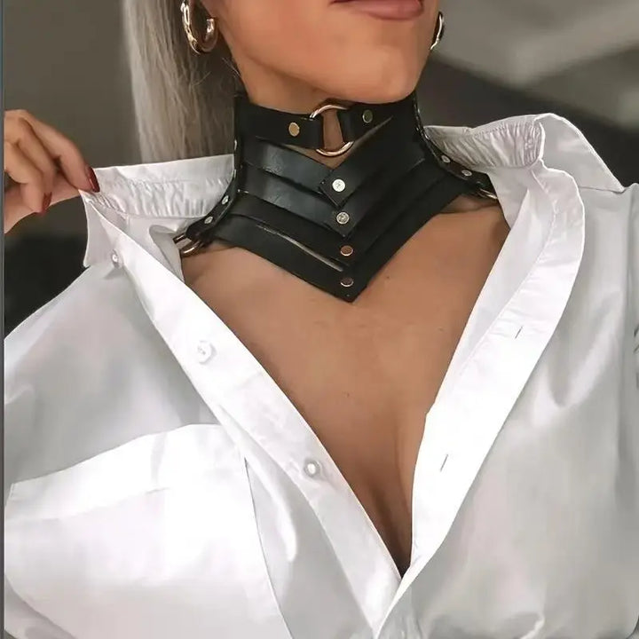 Szeroki choker z panelami